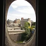 Les De Claire