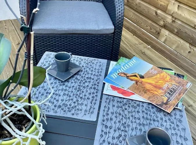 Les De Claire Апартаменти