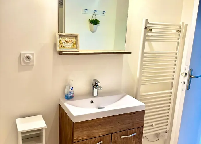 Апартаменты Les Gites De Claire & Antoine Онфлёр