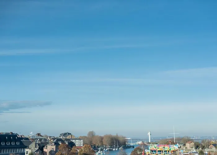 Апартаменти Les De Claire